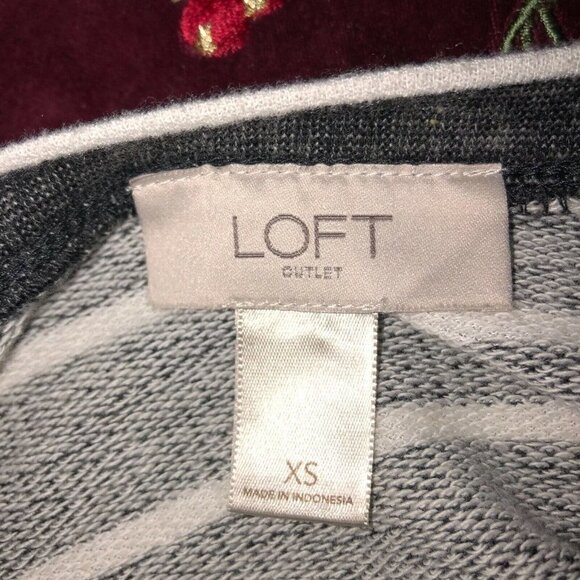 LOFT Outlet Womens Extra Small Gray Striped Round Neck Long Sleeve Shirt Top XS - Picture 7 of 8